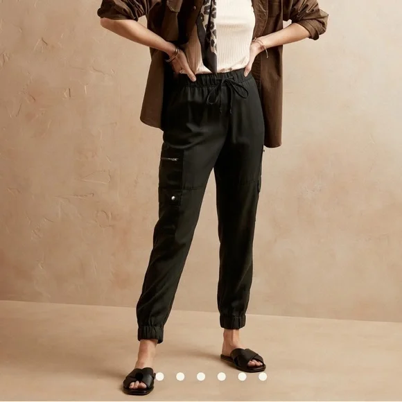 Banana Republic Factory Cargo Jogger BLACK - Picture 1 of 6